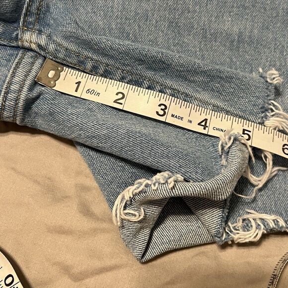 Abercrombie Curve Love Ultra High Rise 90s Straight Mom Denim Shorts 31/12 - Picture 3 of 9